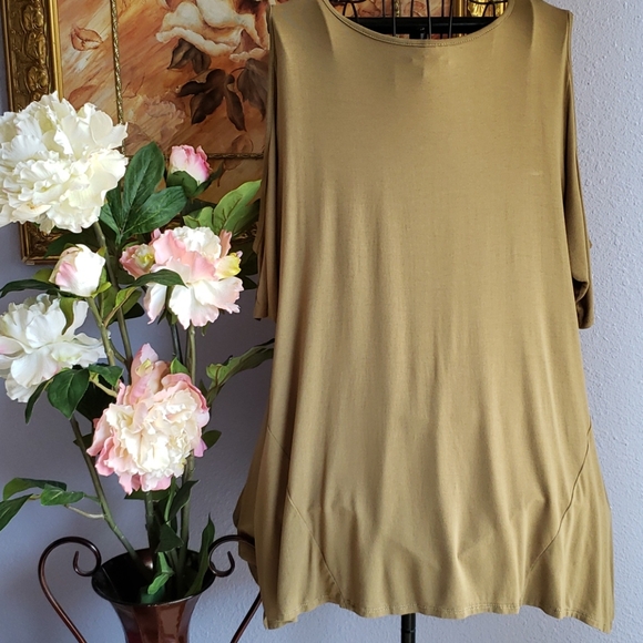 Avenue 18/20 Tunic - Picture 3 of 7